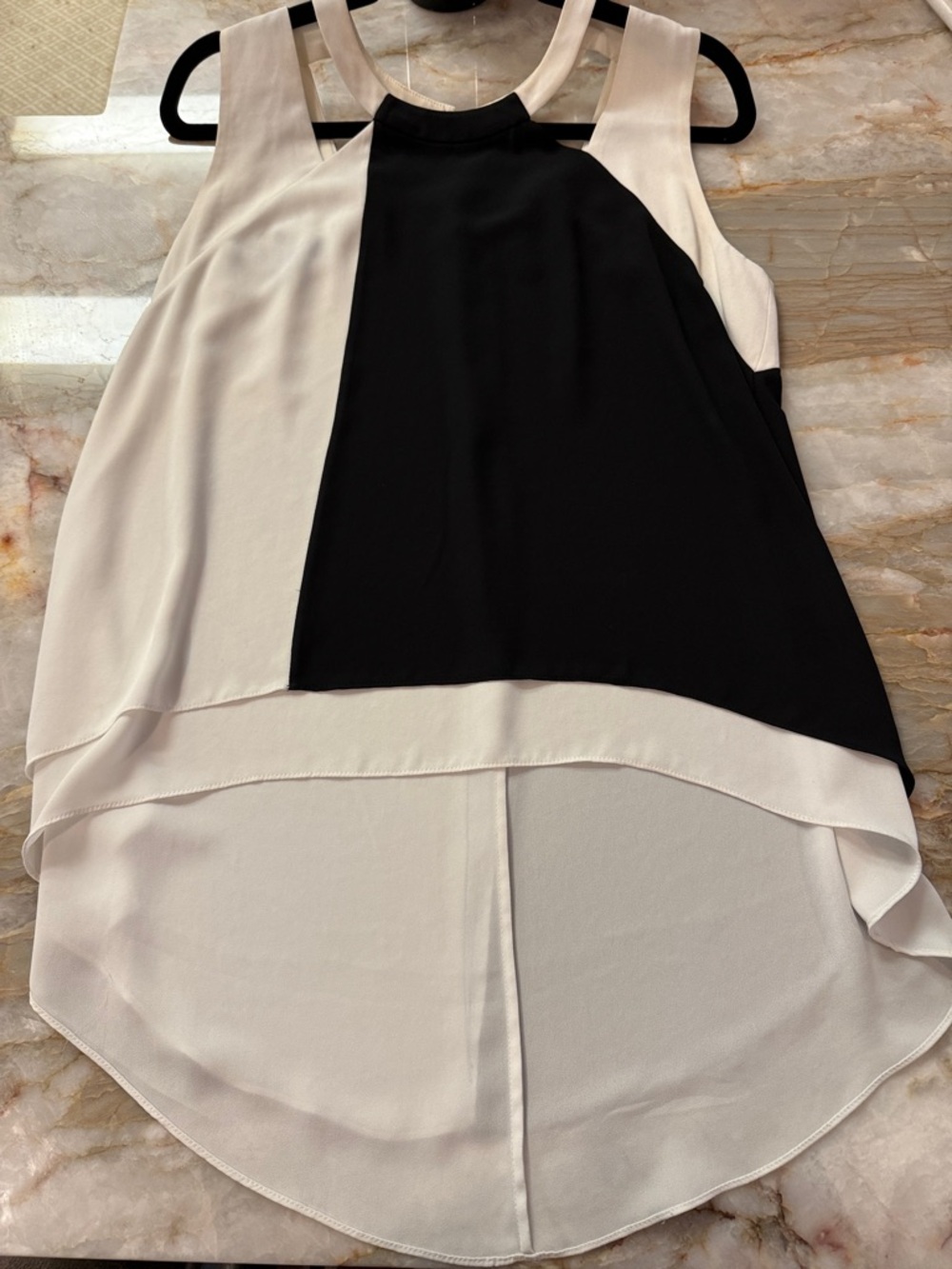 Black and White Colorblock Sleeveless Blouse